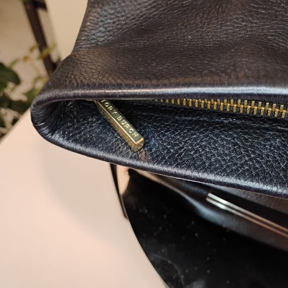Tory Burch Crossbody - Black Pebbled Leather - Picture 7 of 15